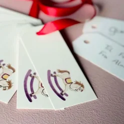 All by Voss Gavepapir Og Bånd*Gavemaerke - Gyngehest